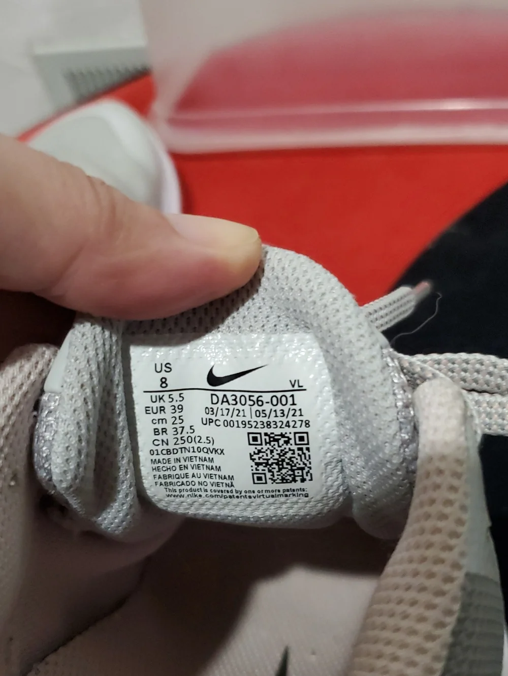 Nike Air Zoom Winflo 8 In Grey Fog Iridescent Size 8
